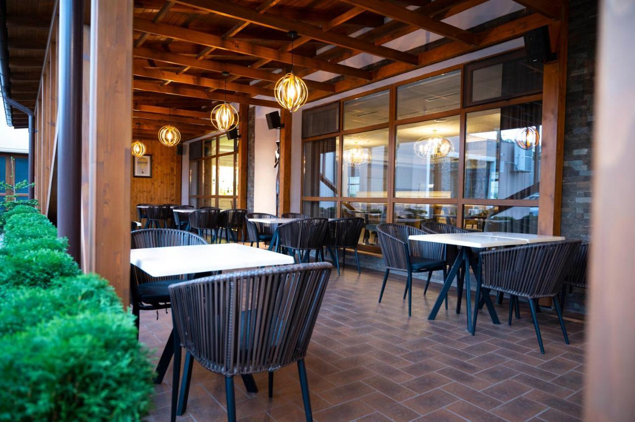 Hotel Bohemia Bacău Eksteriør billede