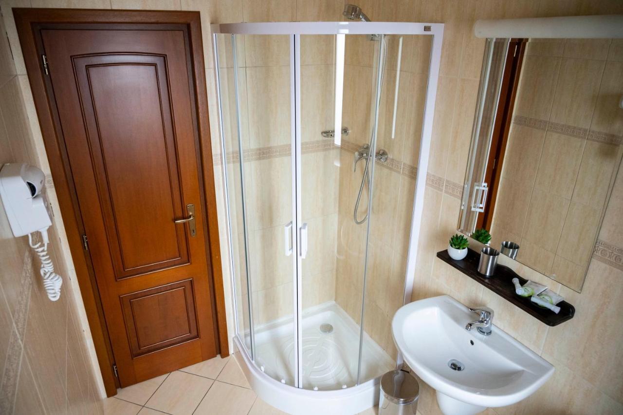 Hotel Bohemia Bacău Eksteriør billede