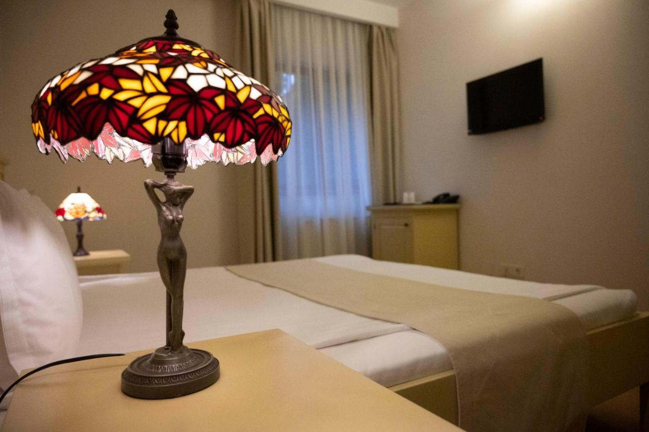 Hotel Bohemia Bacău Eksteriør billede