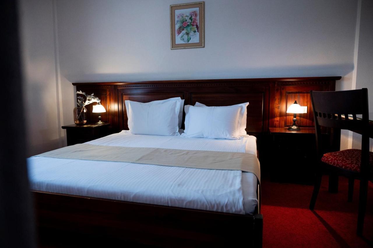Hotel Bohemia Bacău Eksteriør billede