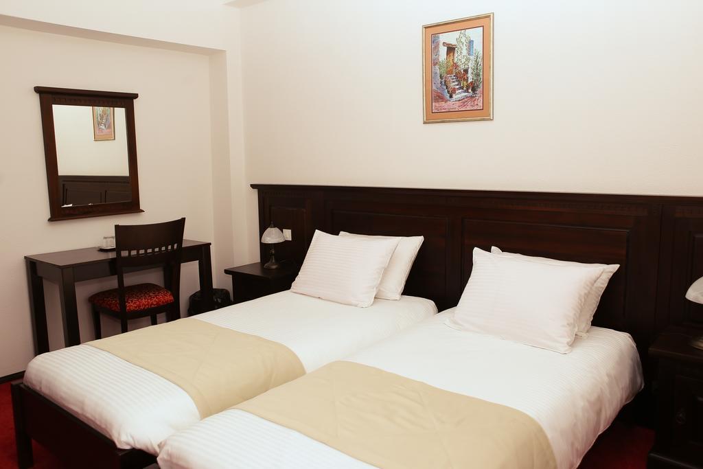 Hotel Bohemia Bacău Værelse billede
